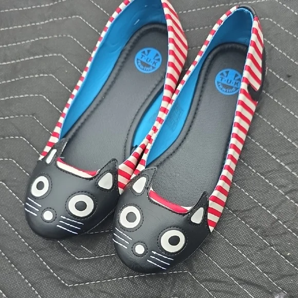 T.U.K Black and Red Cat Flats - Picture 1 of 9